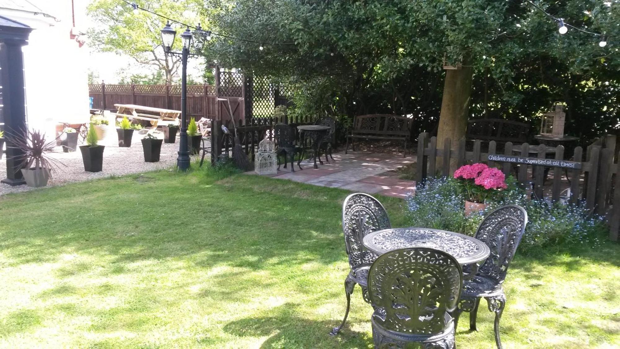 The Broomsquire Guest house Tadley